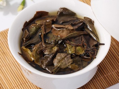 2016陈年福鼎白茶 浓香甘甜耐泡寿眉 厂家批发贡眉老白茶饼图3