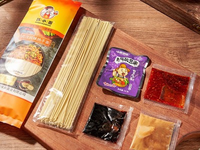 【韩小面】秘制牛肉杂酱碱面/带全套调料/3酱配1面158g*5袋 5袋起购图3