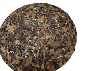 2013年磻溪老白茶 日晒陈香紧压寿眉白茶茶饼350g厂家茶叶批发图5
