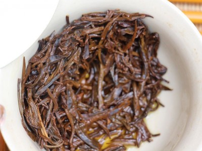 云南凤庆滇红古树红茶 古树松针红茶 原产地散装批发图4