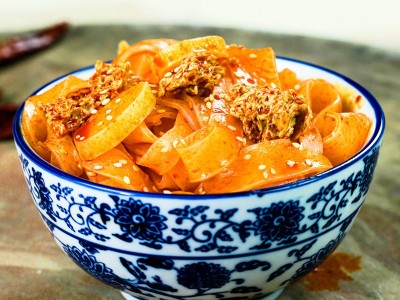 华祥陕西特产凉皮擀面皮方便速食清真食品5袋每袋300g香辣味批发图3