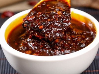 齐齐香辣牛肉酱500g肥牛辣椒酱 火锅蘸料调料调味酱厂家销售图2