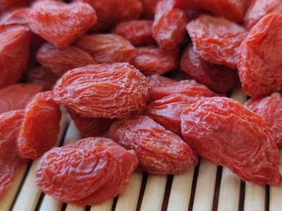 新疆精河红枸杞 果干蜜饯儿童孕妇休闲零食 新疆特产枸杞散货图1