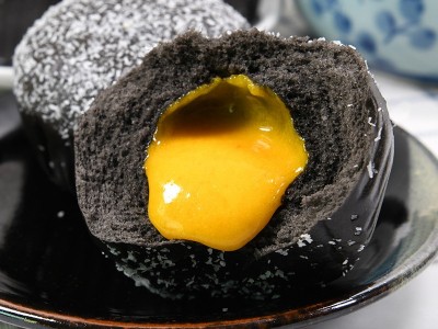 高美乌金流沙包 冷冻半成品点心广式早茶椰蓉黑金蛋黄馅包子批发图2