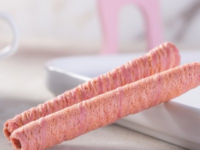 源头厂家 草莓蛋卷 卷卷棒 儿童营养零食口水棒5斤装图3