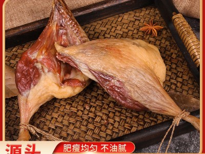 2只风干腊鸭边腿自然风干腌制特色腊味咸香农家特产腊肉鸭腿批发图3