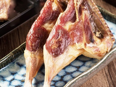 2只风干腊鸭边腿自然风干腌制特色腊味咸香农家特产腊肉鸭腿批发图2