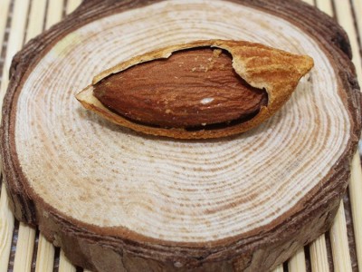 新品 坚果零食壳杏仁一箱10斤巴旦木年货散装整箱批发干果新货图2
