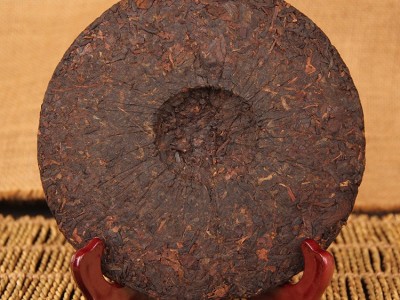 批发 2009年云南普洱茶熟茶饼茶 八年陈韵 357g 云南七子饼普洱茶图4