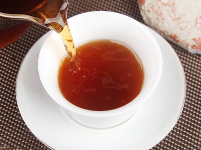工厂直供 现货普洱茶饼茶布朗山普洱七子饼圆茶熟饼100克小饼茶叶图4