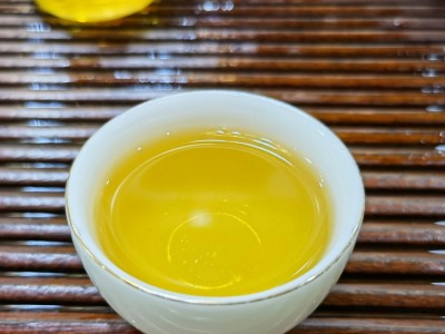 普洱茶原产地勐海茶厂直批昔归头春古树357克普洱生茶饼一 件代发图4