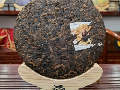 普洱茶源头茶厂直批名山头春古树发酵熟茶宫廷紧压357g普 洱熟茶饼图2