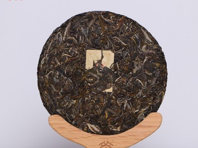 易武生茶 云南茶饼 勐海县班章老树茶厂原产直供 普洱茶生茶357g图4