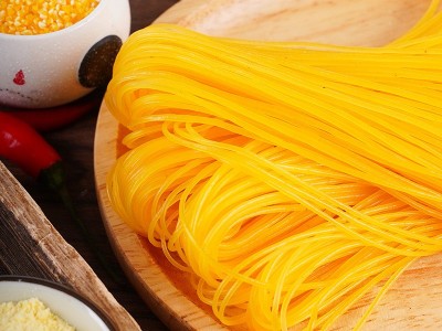 厂家批发玉米面条东北玉米挂面玉米黄面条麻辣烫商用批发玉米面条图2
