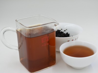 云南七子饼普洱茶 老曼娥茶叶古树头春熟茶 熟茶357克厂家直销图4