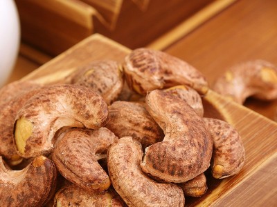 桶装腰果A180净10kg越南坚果干果批发零食盐焗腰果炭烧虎皮大果仁图2