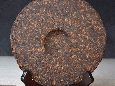 批发云南普洱茶熟茶 金芽贡饼古树宫廷普洱熟茶饼357g支持代发图2