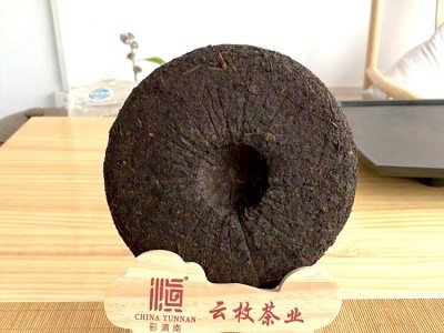 云枚茶业-勐海普洱熟茶老普洱茶普洱熟茶饼云南七子饼茶厂家直销图4