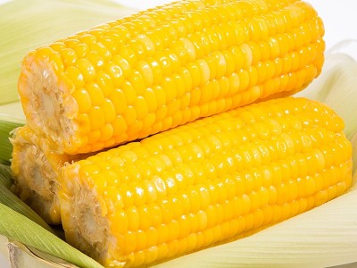 广西水果玉米棒鲜嫩甜玉米230gX8袋基地厂家直批即食真空粗粮代餐图3
