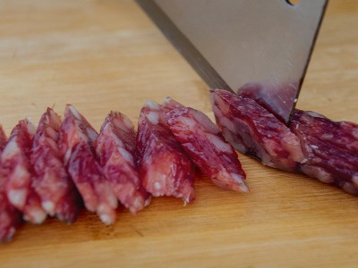 散装切肉腊肠广东特产广式腊肠煲仔饭商用香甜风味餐饮香肠图3