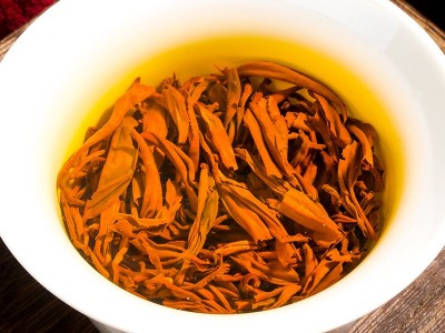 武夷山金骏眉茶叶 高档木质礼盒装刺绣凤尾图文 批发直播供货代发图5