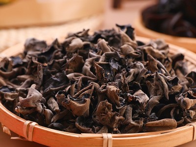 东北特产秋木耳吉林农家自产500g/袋批发销售量大价优黑木耳批发图2