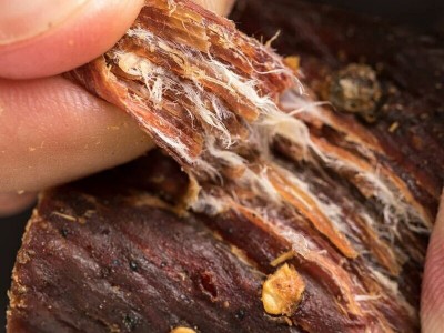 牛肉干 风干猪肉干 五香麻辣零食手撕猪肉脯 风干肉地摊批发图2