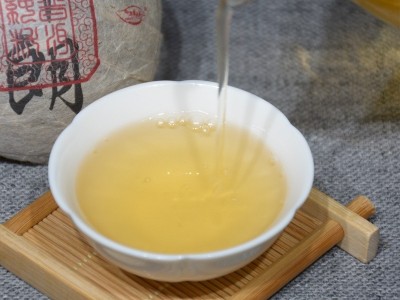 云南批发布朗山乔木普洱生茶沱100克生普洱沱茶叶图4