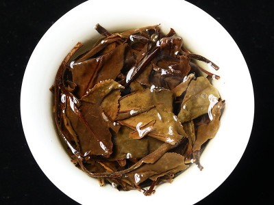 2012福建正宗老白茶陈年枣香型寿眉春茶饼高山批发白茶叶图3