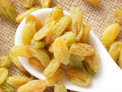 漠上果园葡萄干新疆吐鲁番特产袋装散装大颗蜜饯零食批发代发量大图3