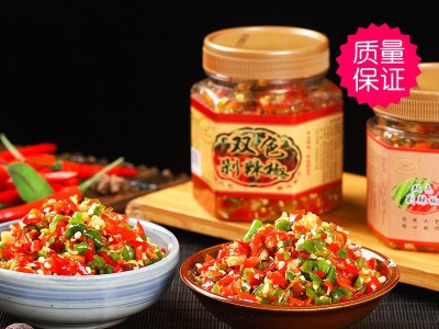 雲焱山厂家调味辣酱批发湖南特产蒜蓉双色剁椒老坛剁辣椒酱图2