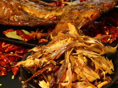 手撕烤兔 整只手撕兔子肉550g麻辣全兔四川特产兔头兔腿休闲熟食图3