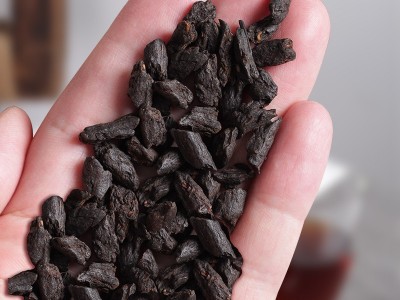 糯米香碎银子茶化石十年云南普洱茶熟茶大树散茶老茶头茶叶图2