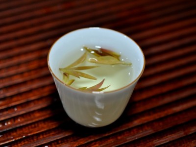 普洱茶 生茶 勐库大雪山 紫芽苞 明前春茶 散茶图5