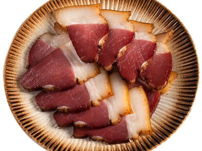 烟熏五花腊肉厂家自制柴火熏制风干肉咸肉腊味批发肥瘦适中五花肉图5