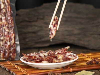 粤华盛传统手工制作广式风味腊肠煲仔饭炒菜烧烤二八肥瘦腊肠批发图4