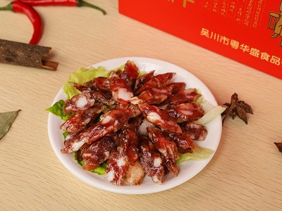 粤华盛传统手工制作广式风味腊肠煲仔饭炒菜烧烤二八肥瘦腊肠批发图2