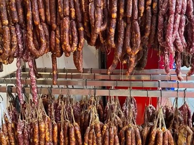 四川腊肠烟熏麻辣香肠农家土猪腊肉风干年货摆摊跑江湖展销会500g图2