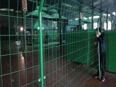 内蒙古呼和浩特光伏电站围栏网厂家图1
