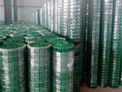 启梵品牌低碳钢网浸塑绿色钢丝网圈山围地荷兰网图4