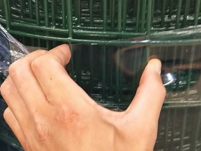 果园圈地养殖荷兰网 包塑浸塑绿色隔离铁丝防护网 养鸡网栅栏图4