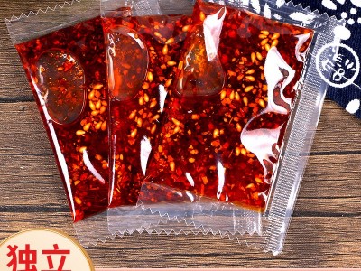 厂家批发蘸饺子拌面凉拌菜辣椒油水煮肉片炒菜调味料小包装辣椒油图3