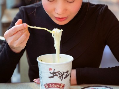 老母鸡炖汤味米线泡面冲泡面线方便面素食米线滋补素食6桶装图4