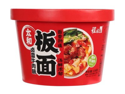 程校长太和板面卤香牛肉味148克大桶装冲泡方便速食8桶整箱代餐面图2