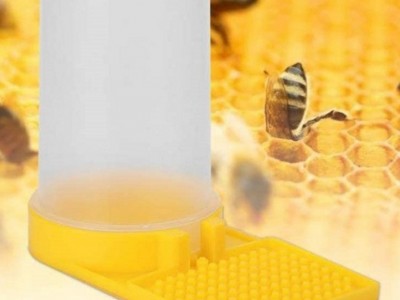 养蜂工具蜜蜂喂食器巢门喂水器蜜蜂新款巢门饲喂器饮水盒出口品质图3