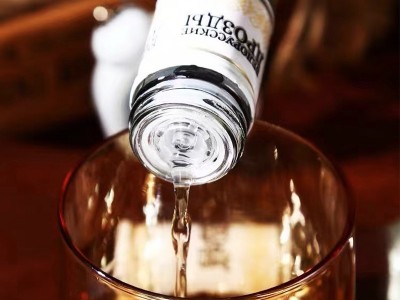 俄罗斯伏特加40度原装进口洋酒白酒生命之水500ml小鸟伏特加56度图4