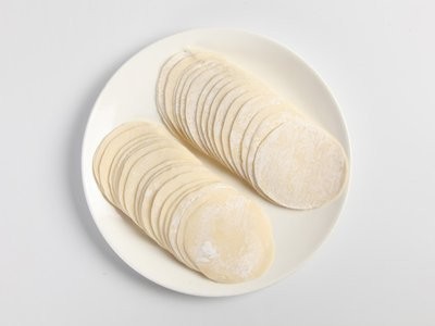 定/厂家批发饺子皮水饺皮商用2斤手工全麦饺子皮家用新鲜蒸煎饺皮图2