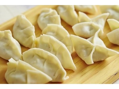 厂家批发饺子皮水饺皮商用2斤手工全麦饺子皮家用新鲜蒸煎饺面皮图3