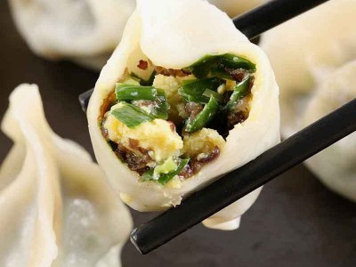 鲁海水饺韭菜鸡蛋水饺手工素馅饺子纯素食饺速冻食品煎饺早餐速食图2