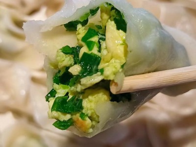 速冻饺子批发冻饺子成品韭菜鸡蛋素三鲜饺子源头工厂商用手工水饺图5